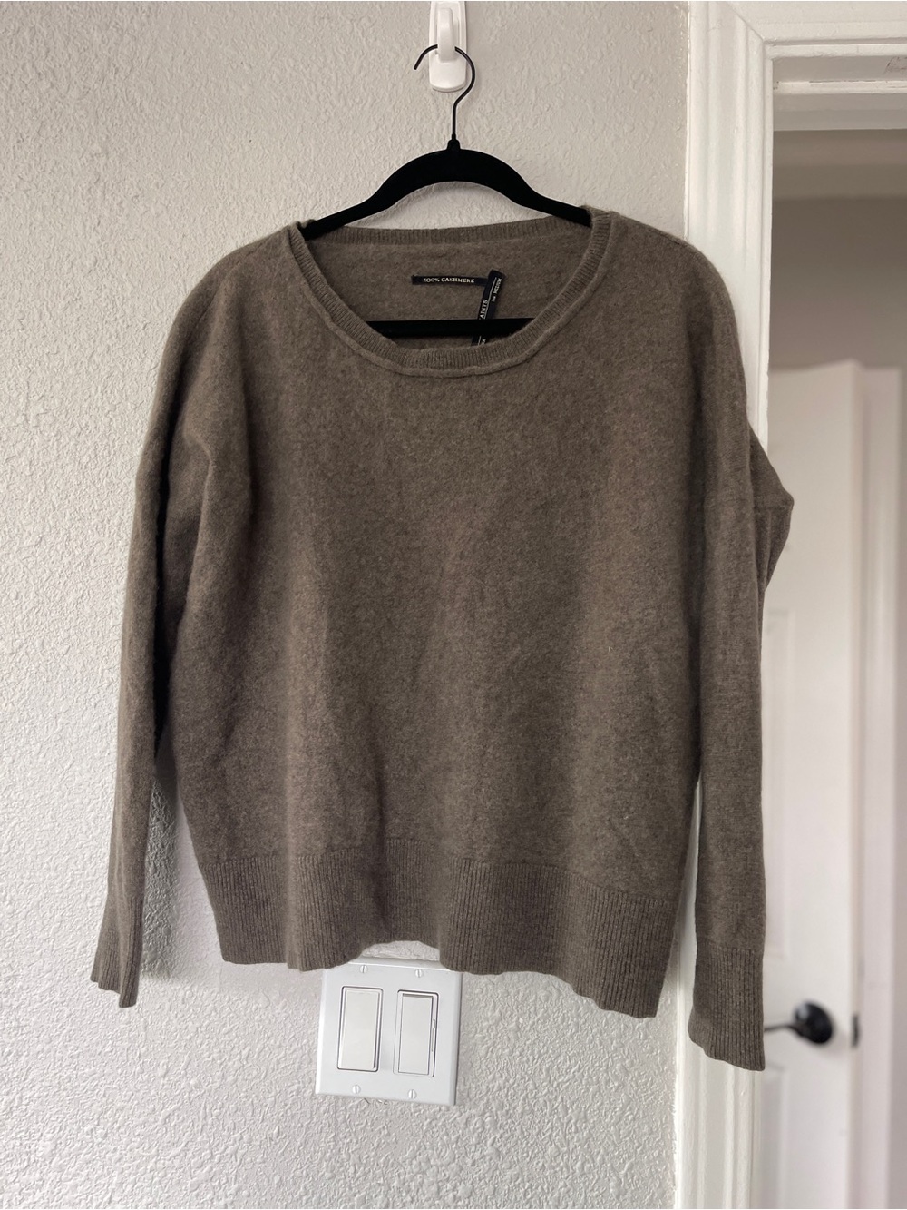 AllSaints 100% Cashmere Sweater Medium • Brown Taupe • Crew Neck • Soft Knit